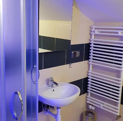 Victoria * دمبكي