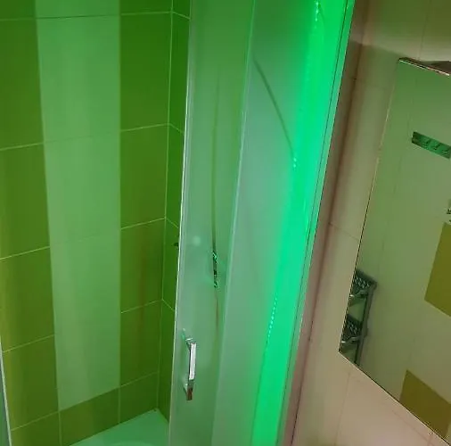 Victoria * دمبكي